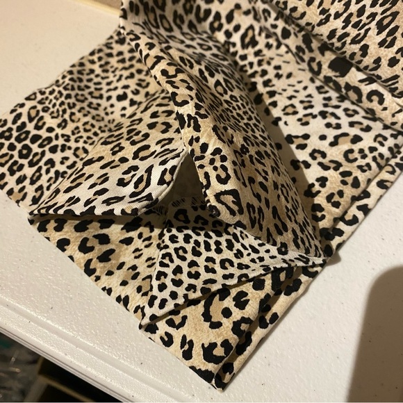 Chico's White Leopard Animal Print Pull On Crop Pants Ladies Size 10/Chico 1.5 - Picture 10 of 10